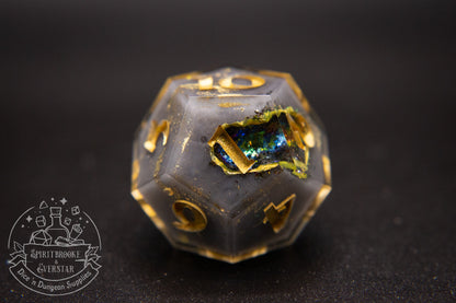 Chromatic Gold Polyhedral Geode Dice