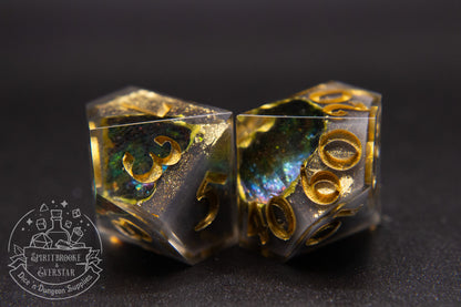 Chromatic Gold Polyhedral Geode Dice