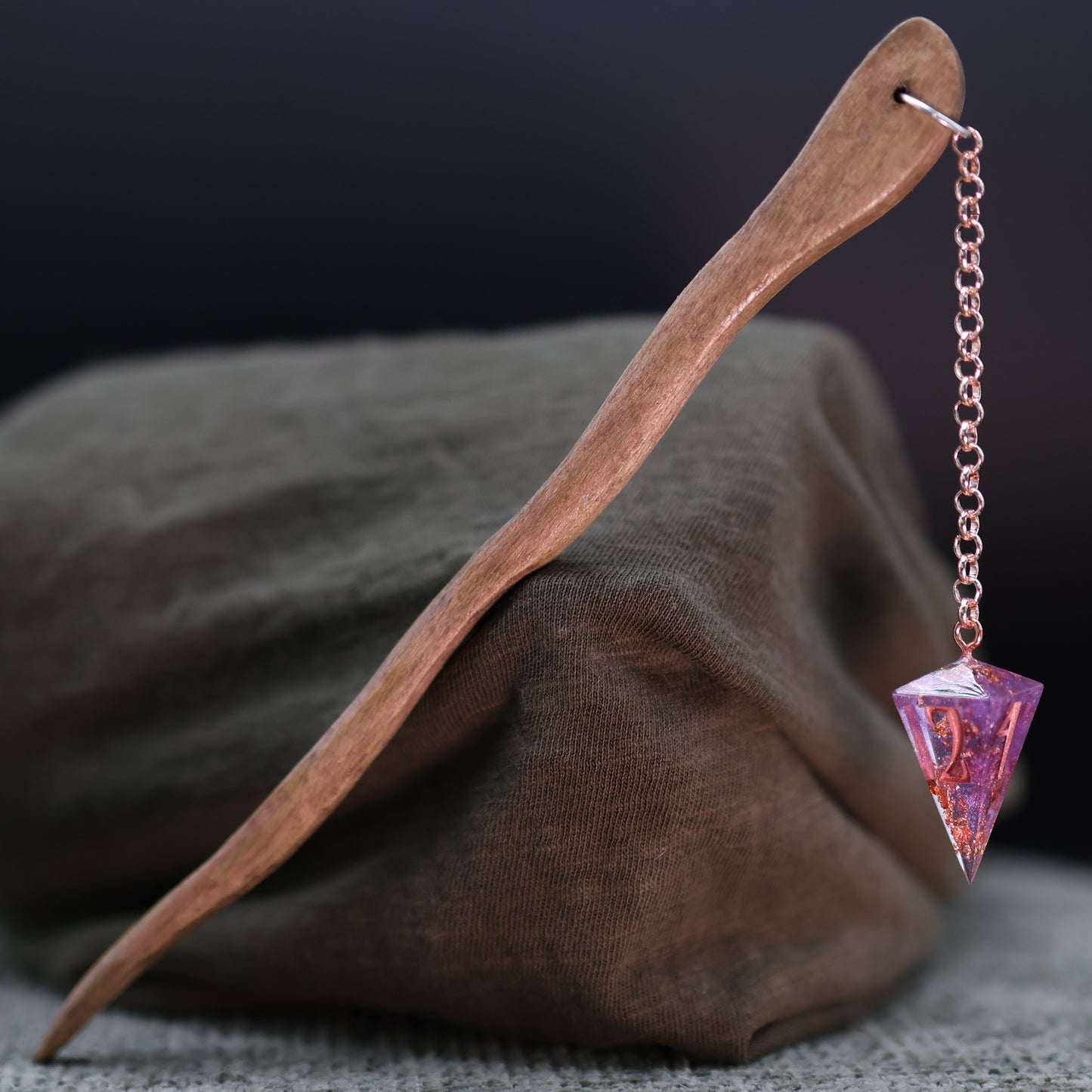 Dice Hair Stick - Wooden Stick with a Violet Guard D4