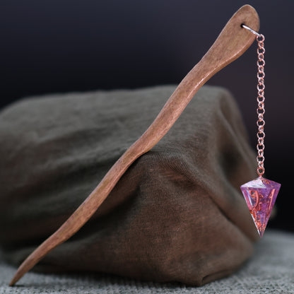 Dice Hair Stick - Wooden Stick with a Violet Guard D4