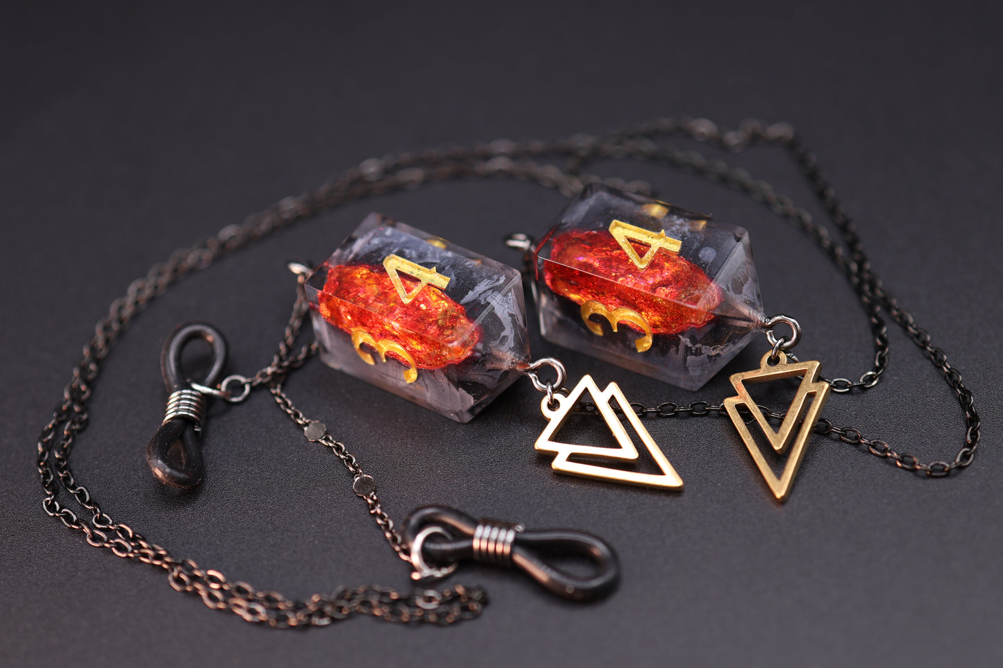 Black Eyewear Chain Spicy Red Geode Dice