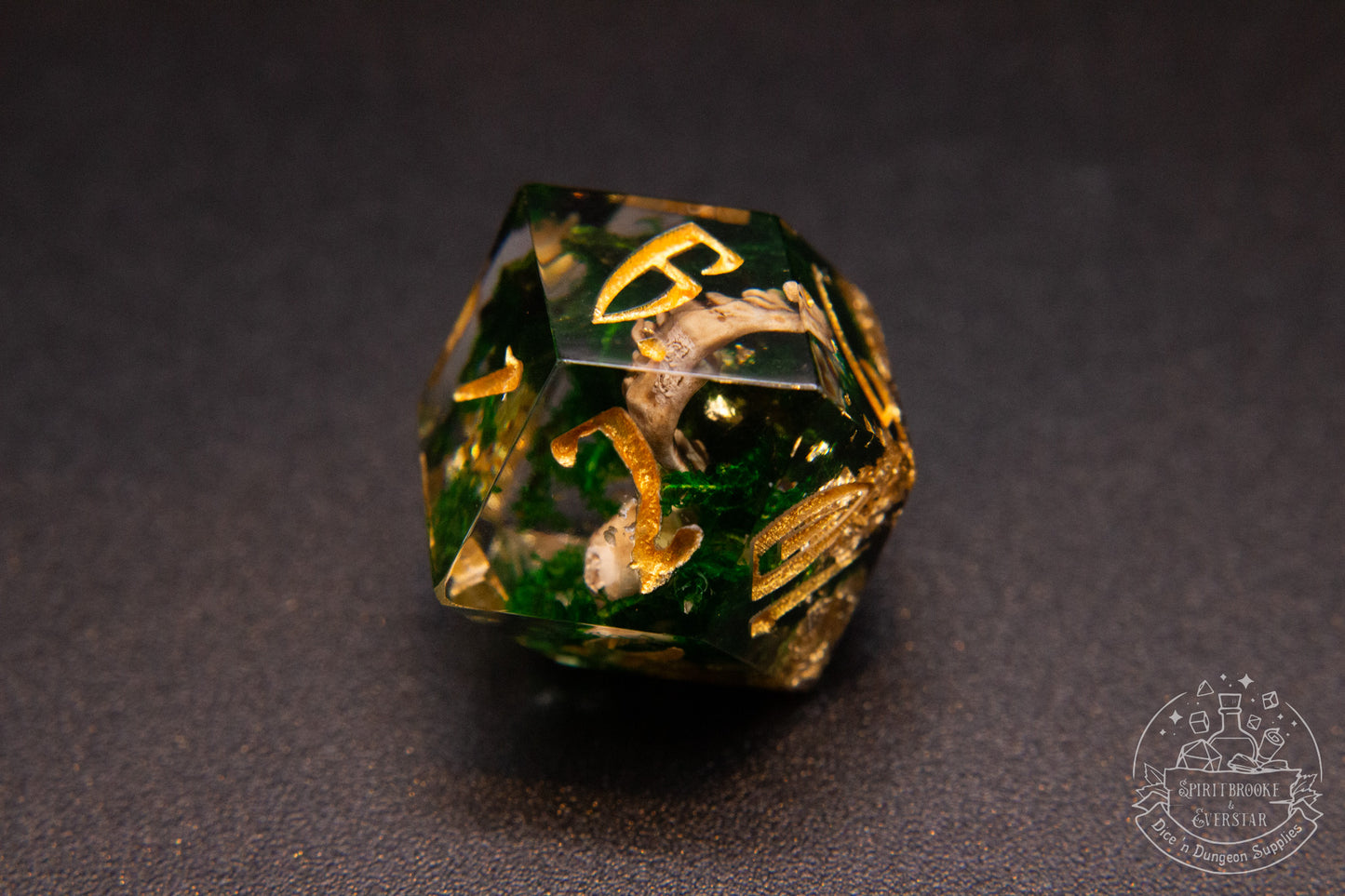 Golden Rot Pointy Polyhedral Dice set