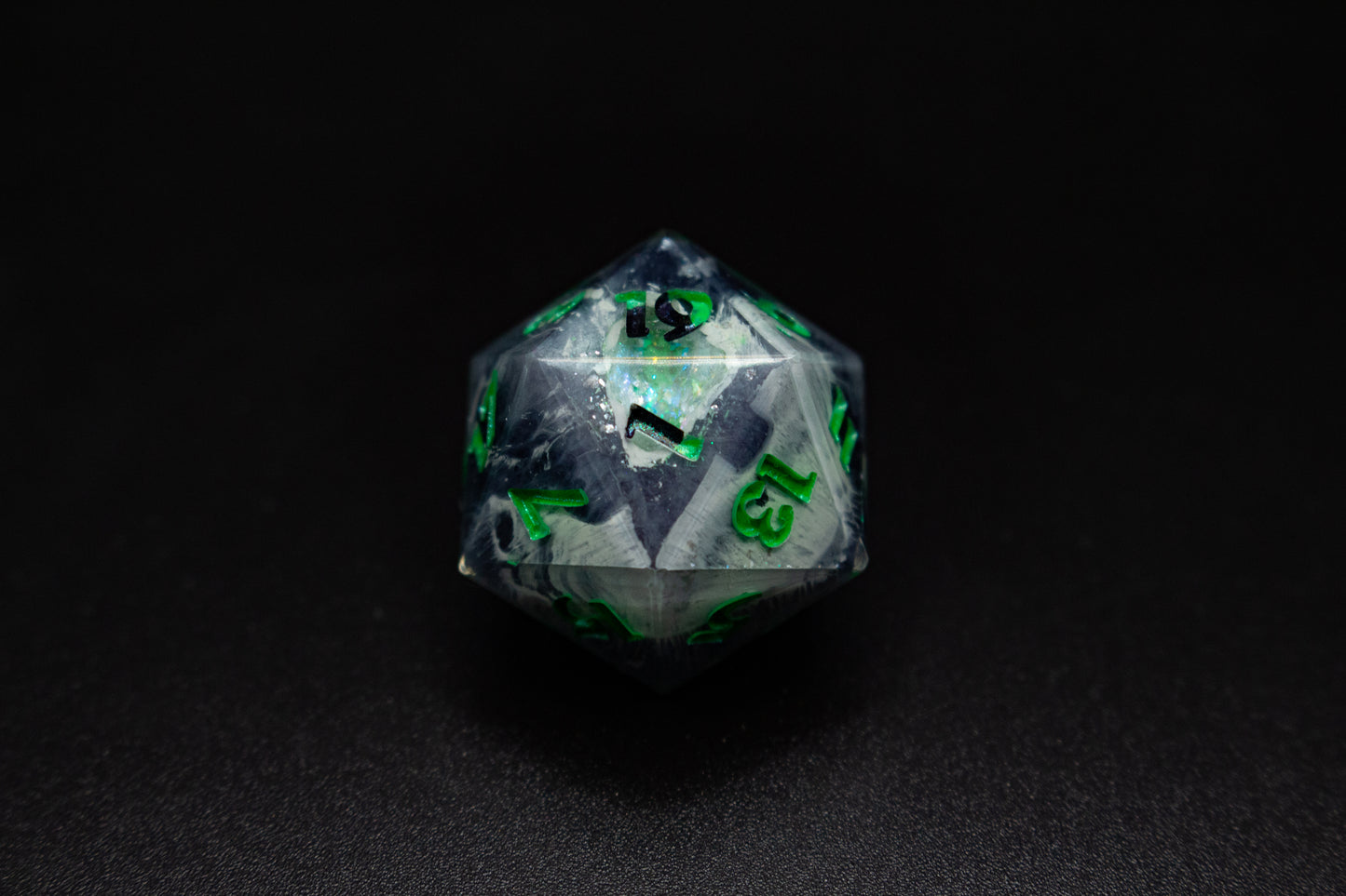 Necrotisch Groene Veelvlakkige Geode Dobbelstenen