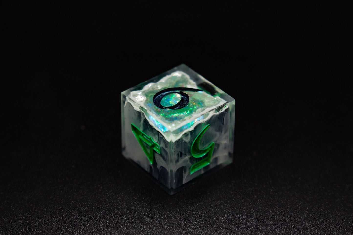 Necrotisch Groene Veelvlakkige Geode Dobbelstenen